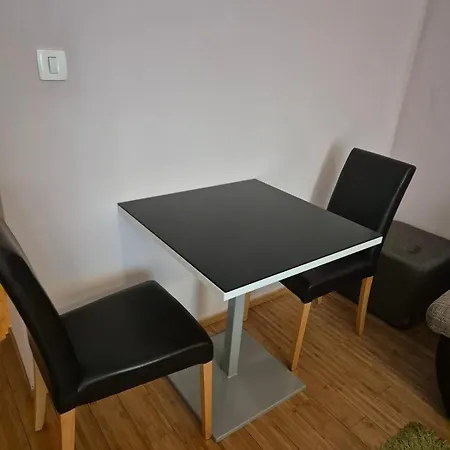 Stan Na Dan Sa Balkonom *